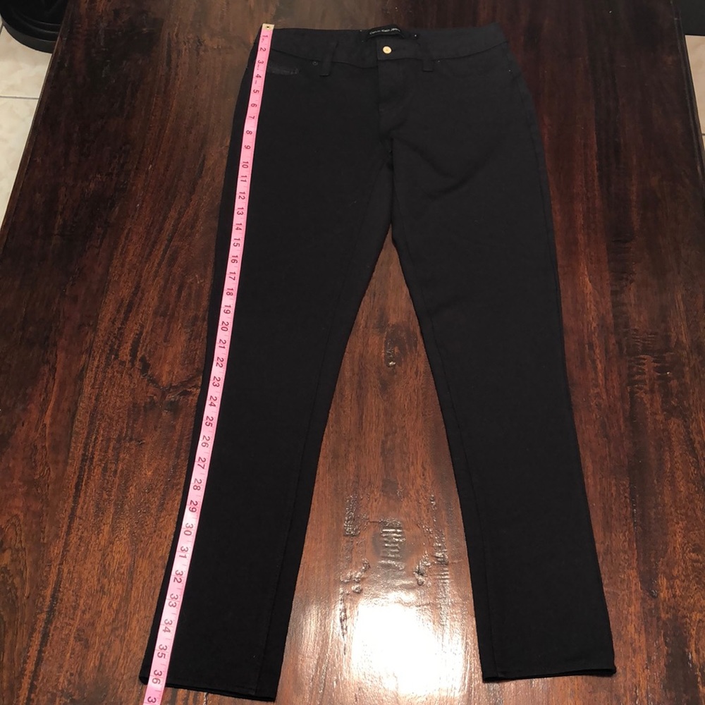 Calvin Klein’s stretchy skinny pants - Picture 1 of 7